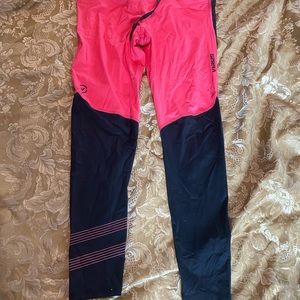 Mesh virus leggings